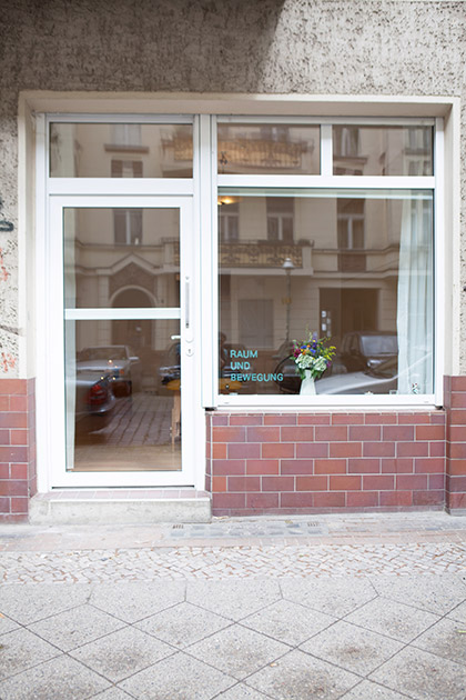 Die Geschäftsfront von Raum und Bewegung.